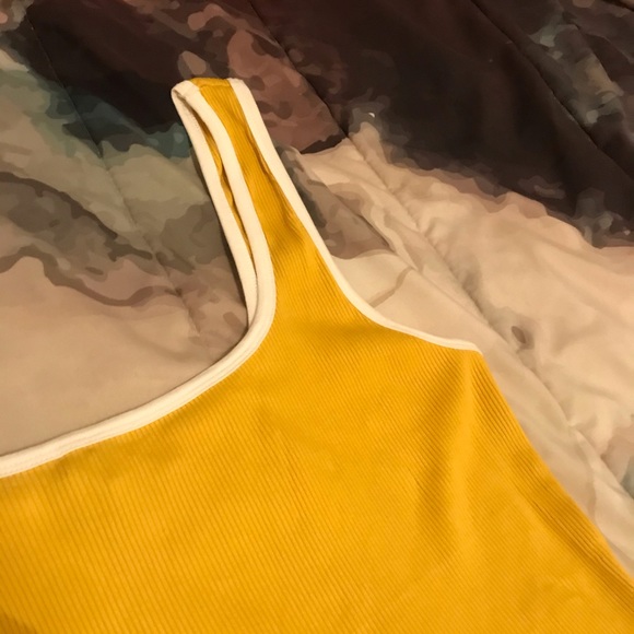 Express One Eleven Tank - Picture 2 of 5